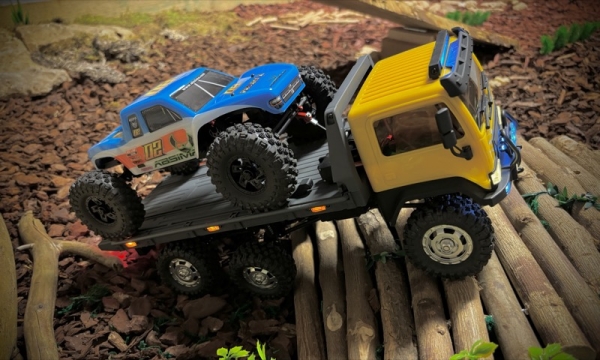AB1810430 1:18 CR-18P "Tow Truck ARKTOS 6x6" gelb RTR